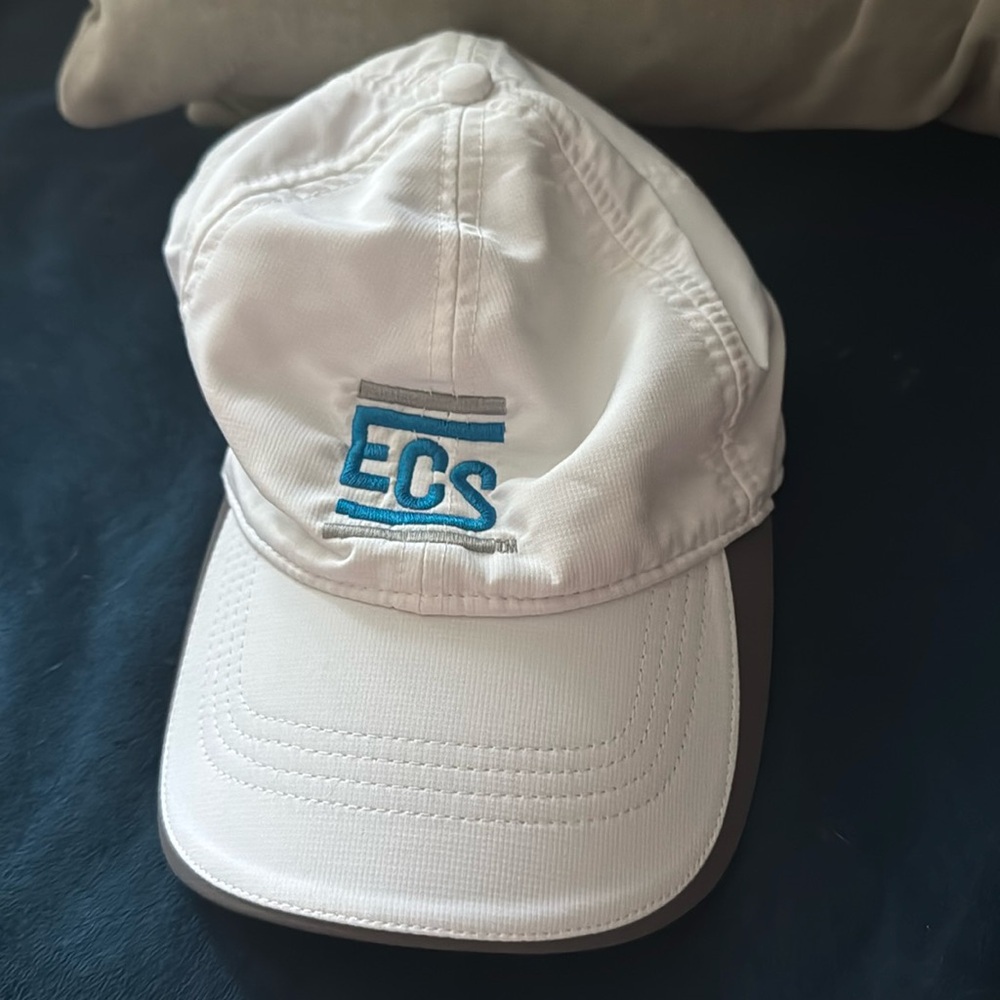 ESC‎ hat